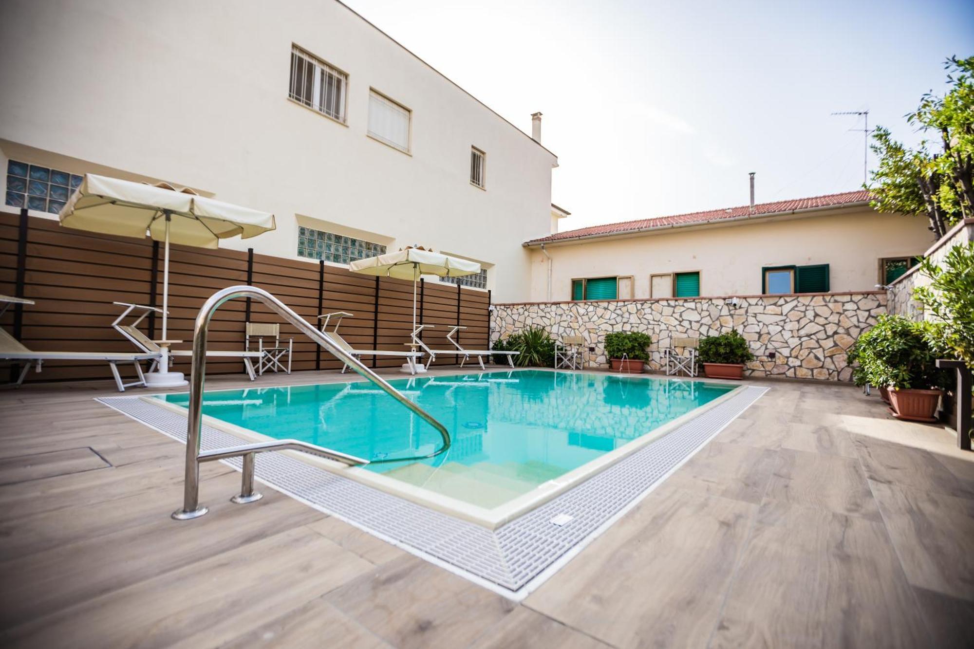 Hotel Sileoni Marina di Cecina Exterior photo
