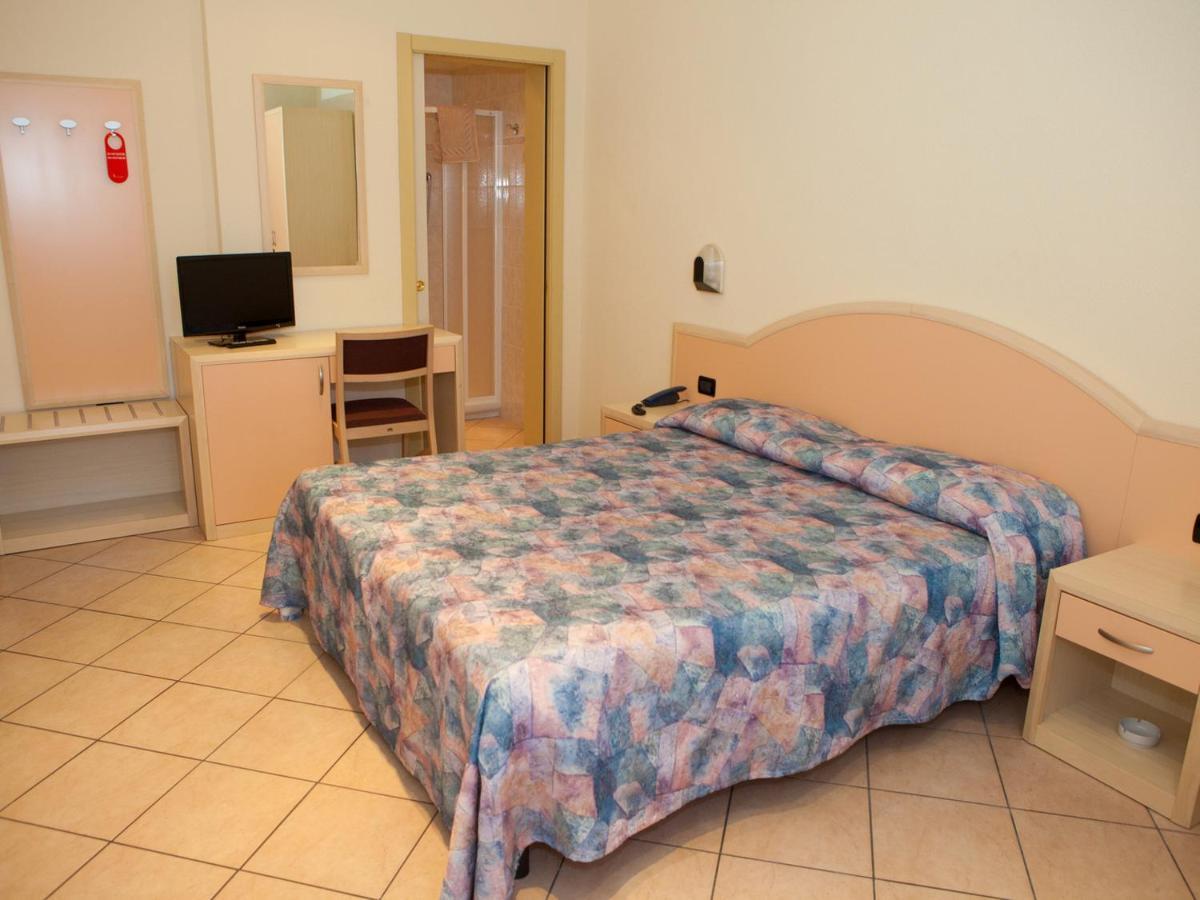 Hotel Sileoni Marina di Cecina Exterior photo